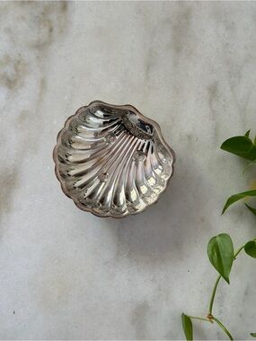 Silver Shell-Shaped Decorative Dish